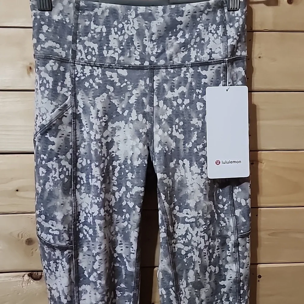 Lululemon High Rise Invigorate  NWT  Tights Leggings Size 4 - Picture 3 of 7